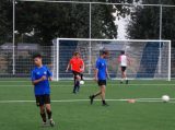 Eerste training S.K.N.W.K. JO17-1 van het seizoen 2022-2023 (19/37)